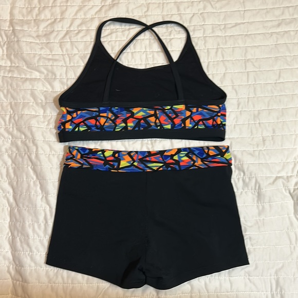 TYR Girls Boyshort Bikini Sz 10 multi-colour - Picture 2 of 4